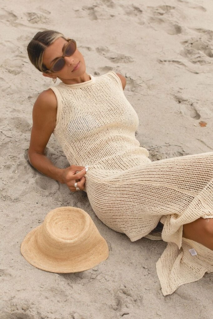 knit-maxi-dresses-for-beach-vacations 