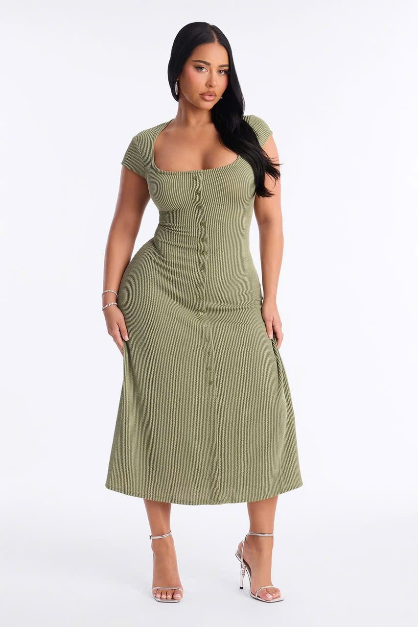 knit-maxi-dresses-for-pear-body-types
